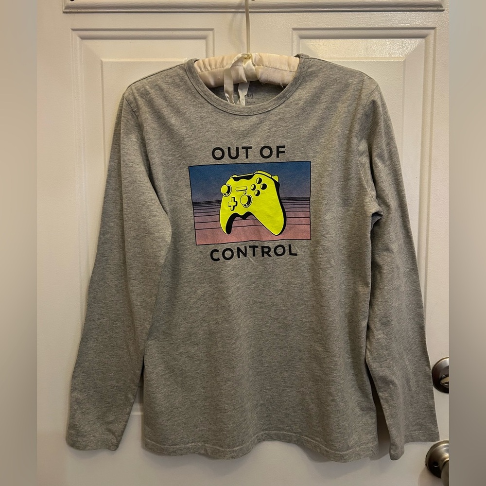 4/$20🌷🎮GAP “OUT OF CONTROL” long sleeve tee Youth • Tween • Teen XXL✨